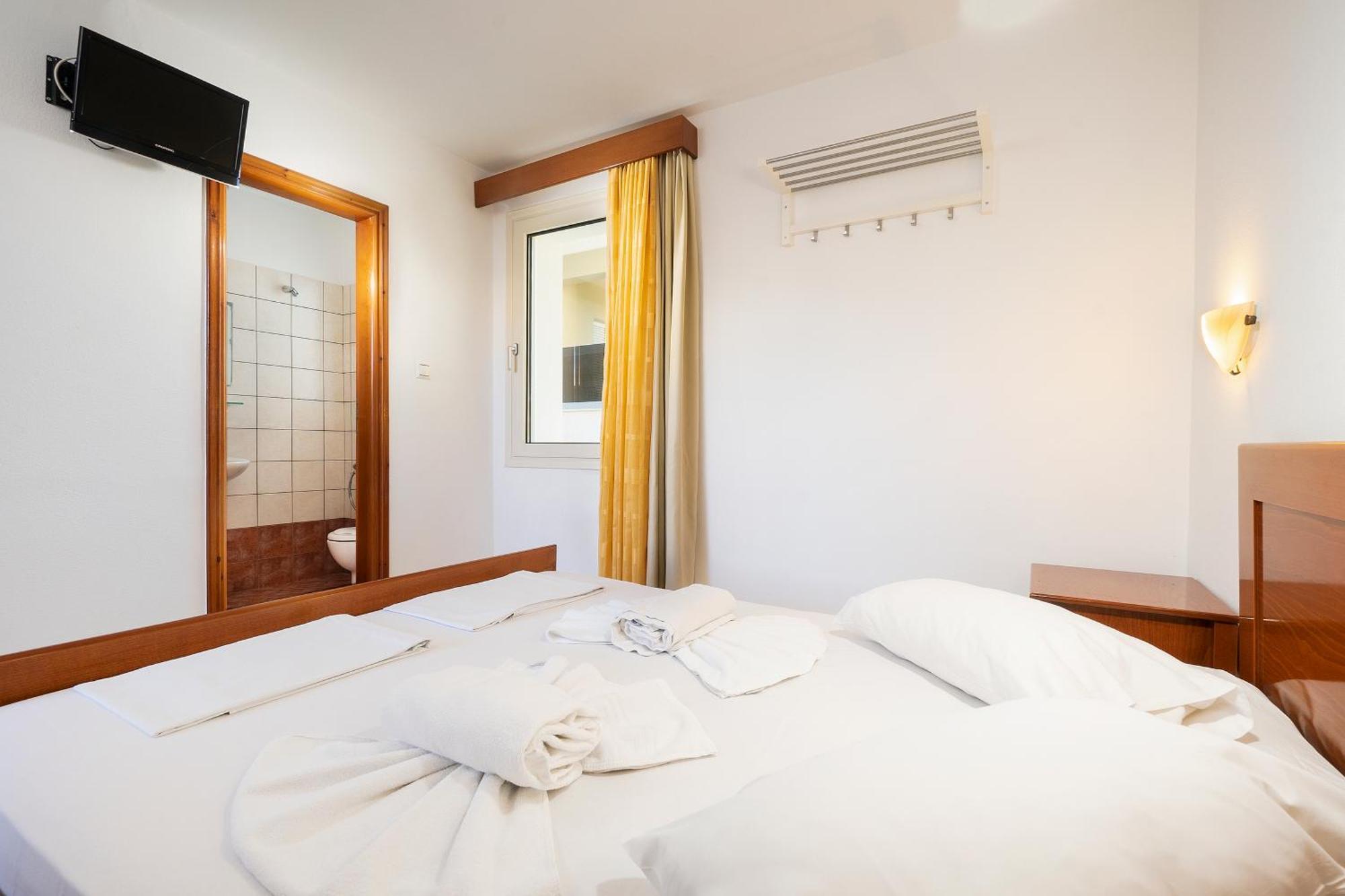 Georgina Apart otel Agia Marina Dış mekan fotoğraf